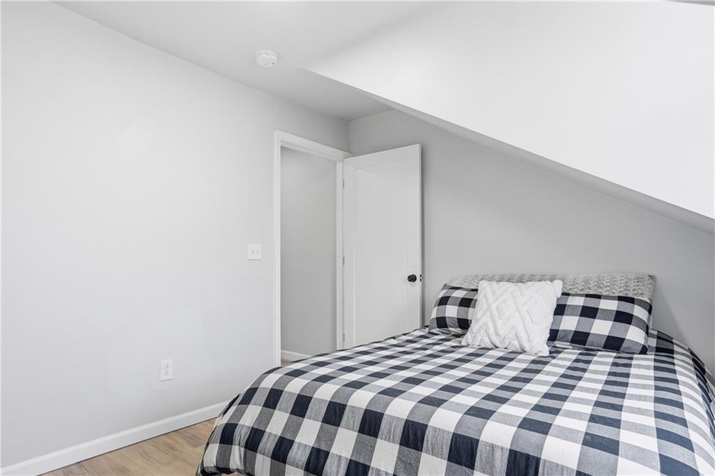 4615 Plummer Street Pittsburgh, PA 15201 - Photo 31 of 39 Bedroom #3 on third floor.