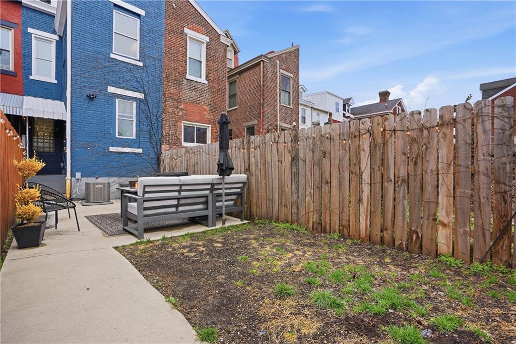 4615 Plummer Street Pittsburgh, PA 15201 - Photo 35 of 39 Patio and green space.