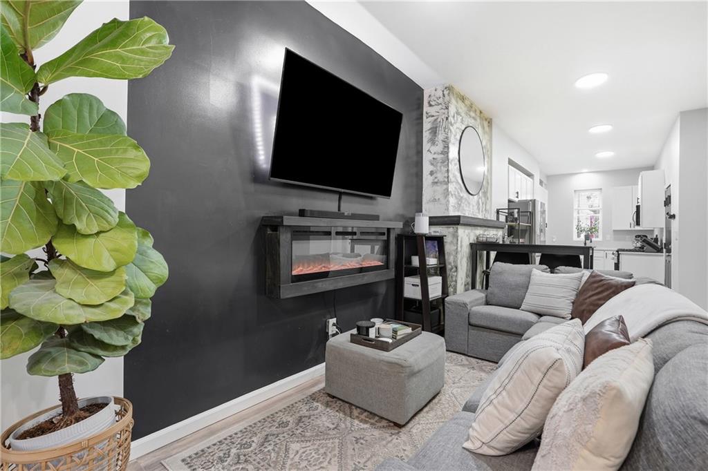 4615 Plummer Street Pittsburgh, PA 15201 - Photo 8 of 39