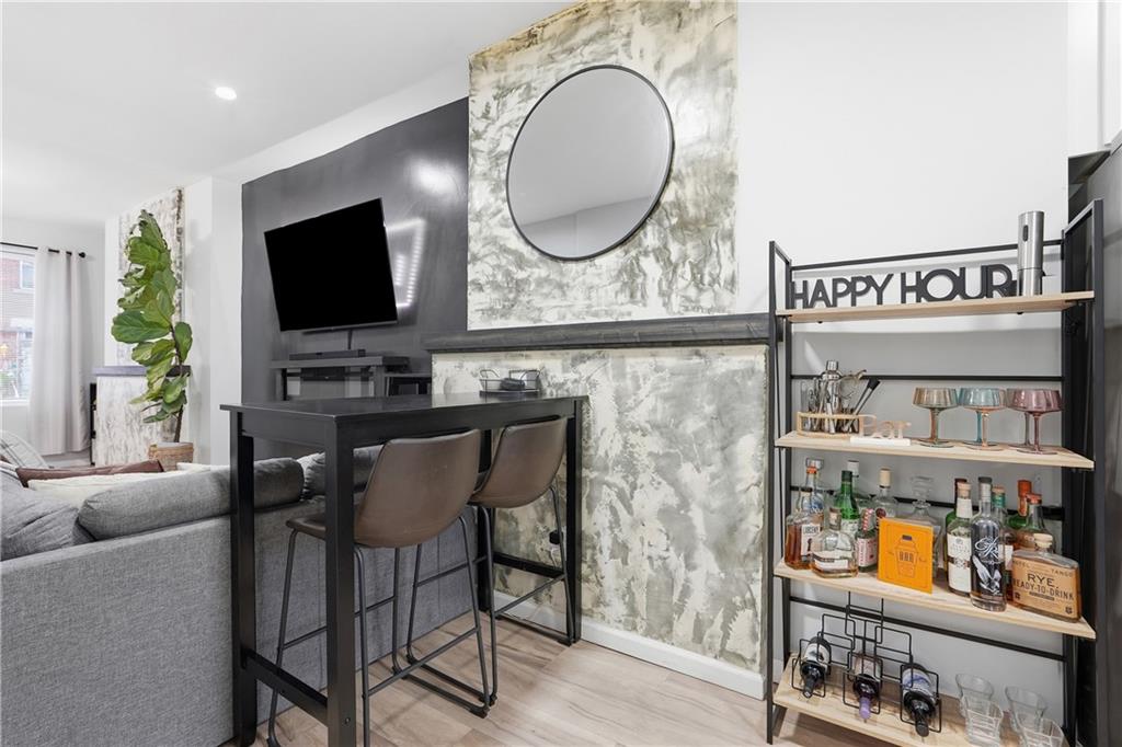 4615 Plummer Street Pittsburgh, PA 15201 - Photo 9 of 39