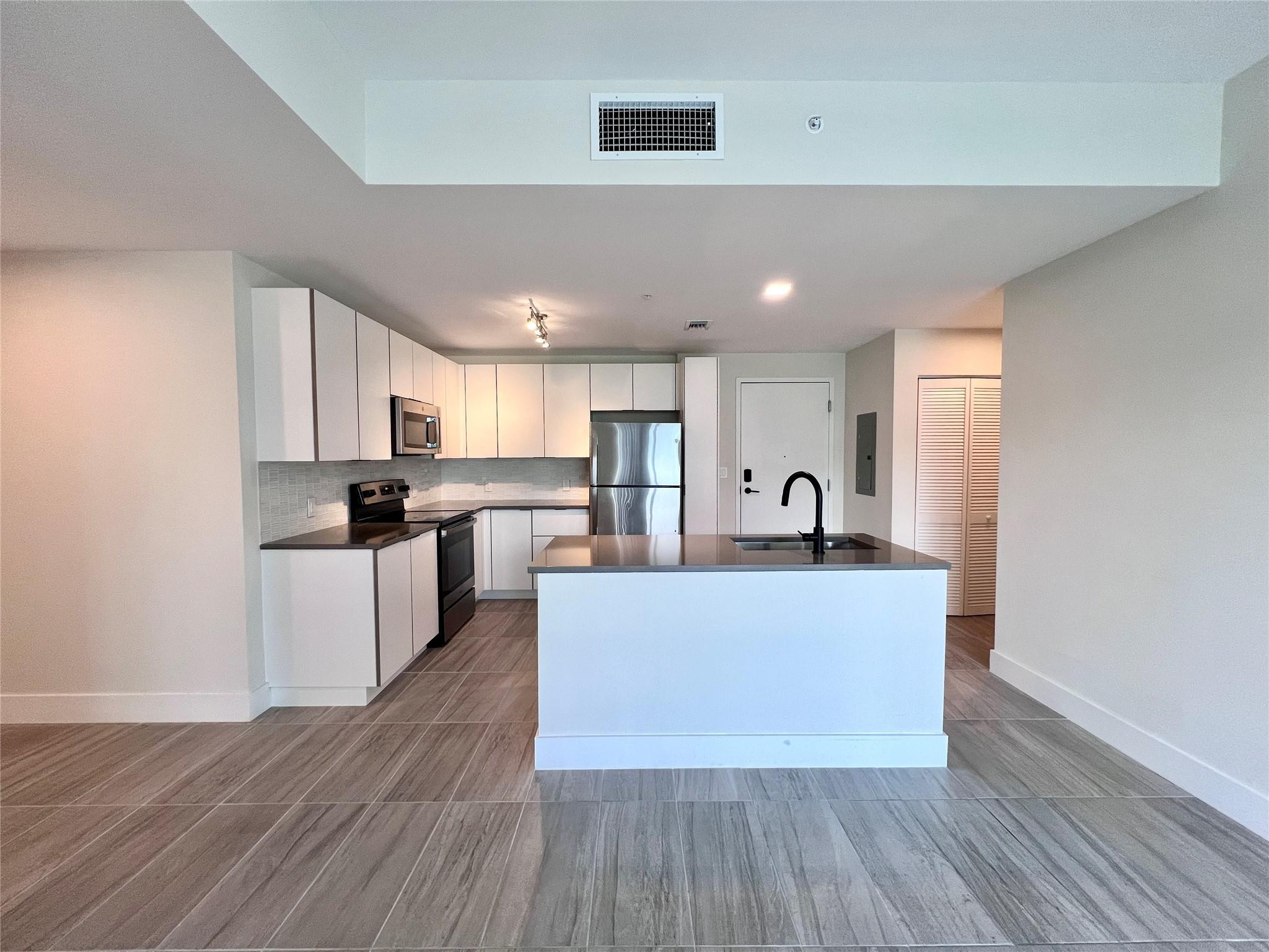 120 North Compass Way, Unit 701 Dania Beach, FL 33004 - Photo 2 of 40 Photo 2