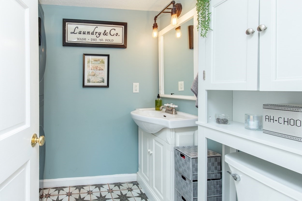 51 Tobey Road, Unit 46 Dracut, MA 01826 - Photo 14 of 32