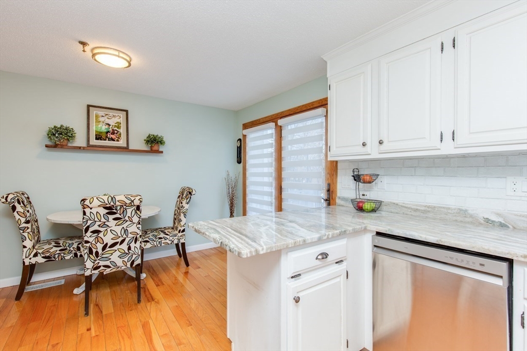 51 Tobey Road, Unit 46 Dracut, MA 01826 - Photo 9 of 32