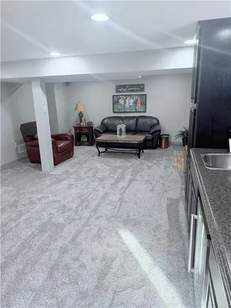$324,900 | 7106 Lundeen Drive, Country Club, MO 64505