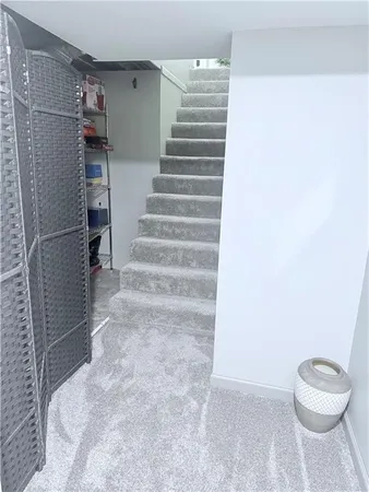 $324,900 | 7106 Lundeen Drive, Country Club, MO 64505