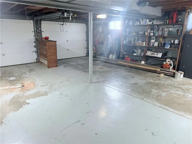 $329,900 | 7106 Lundeen Drive, Country Club, MO 64505