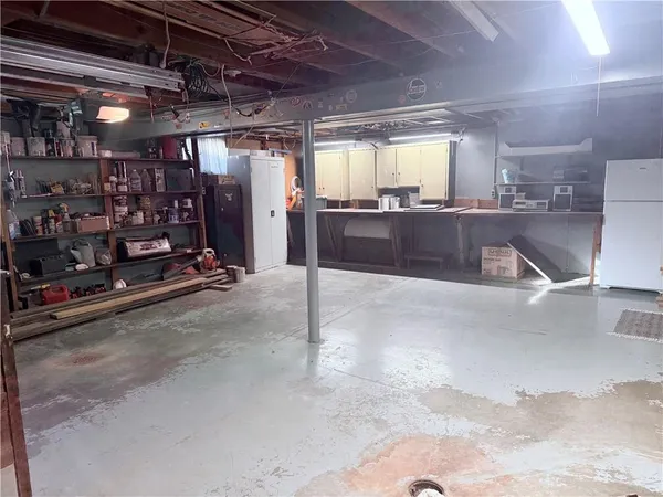 $324,900 | 7106 Lundeen Drive, Country Club, MO 64505