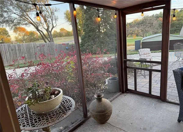 $324,900 | 7106 Lundeen Drive, Country Club, MO 64505