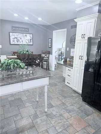 $324,900 | 7106 Lundeen Drive, Country Club, MO 64505