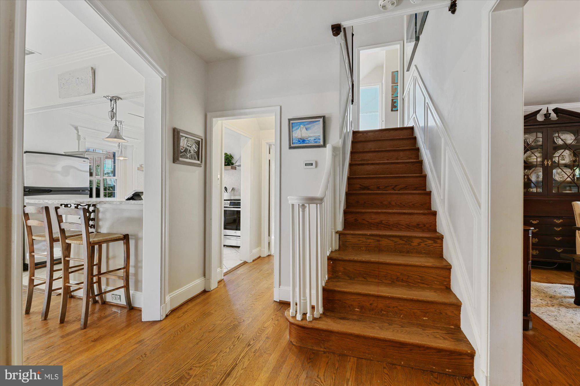 211 Witherspoon Road Baltimore, MD 21212 - Photo 5 of 28 Foyer