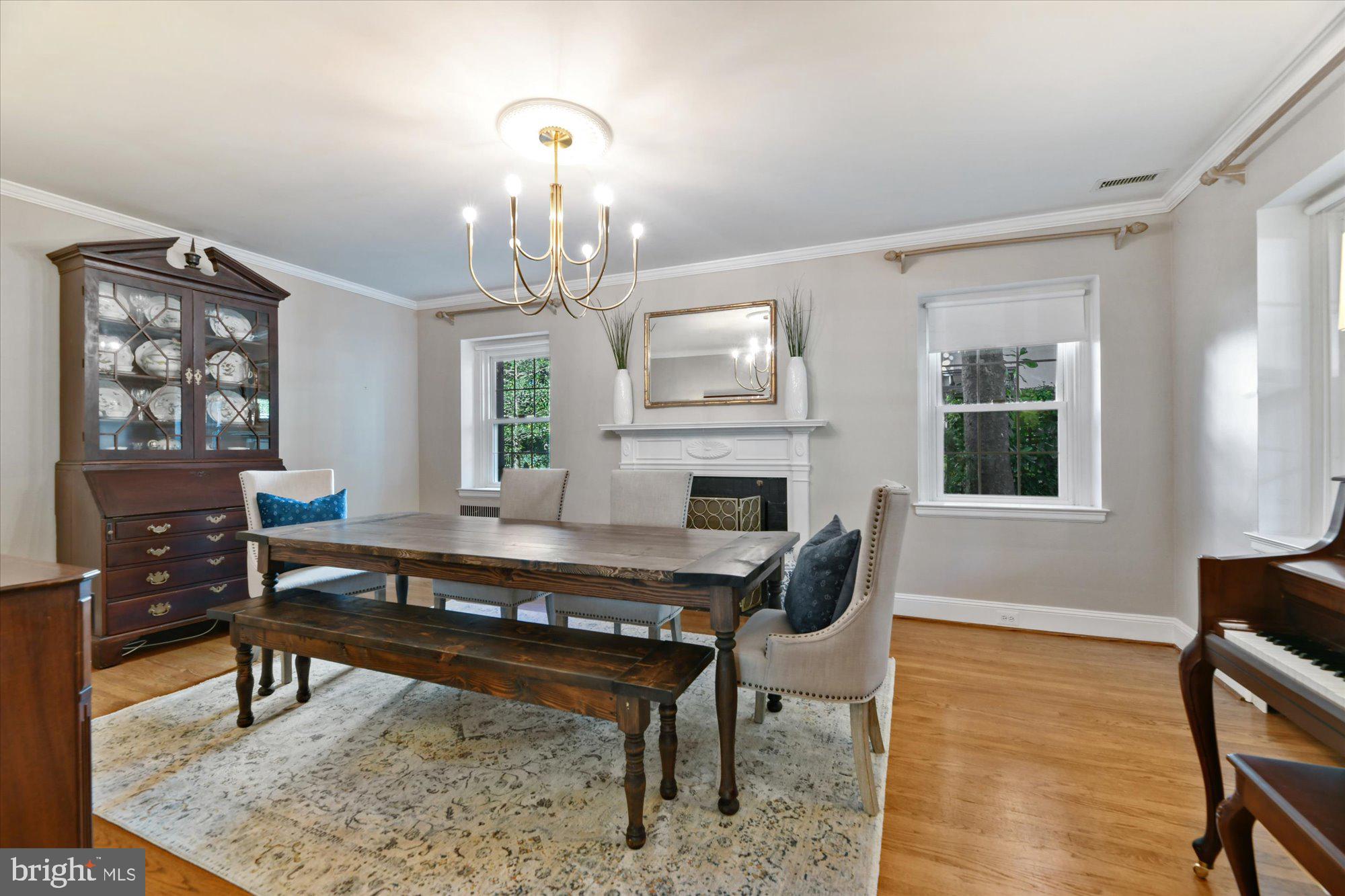 211 Witherspoon Road Baltimore, MD 21212 - Photo 6 of 28 Dining Room (Could also be a living room)
