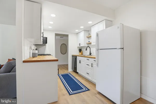 $1,900 | 3750 Clarendon Avenue, Unit 44, Philadelphia, PA 19114