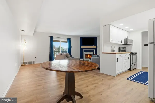 $1,900 | 3750 Clarendon Avenue, Unit 44, Philadelphia, PA 19114