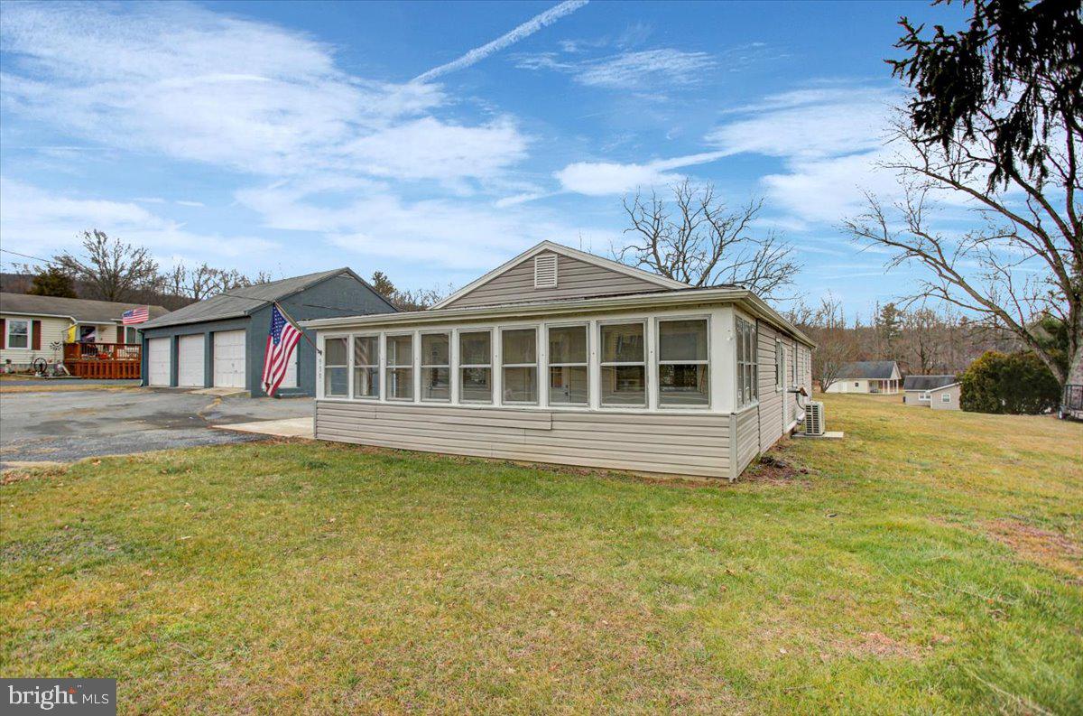 930 Coldspring Road Fayetteville, PA 17222 - Photo 2 of 31 Gallery Image 2