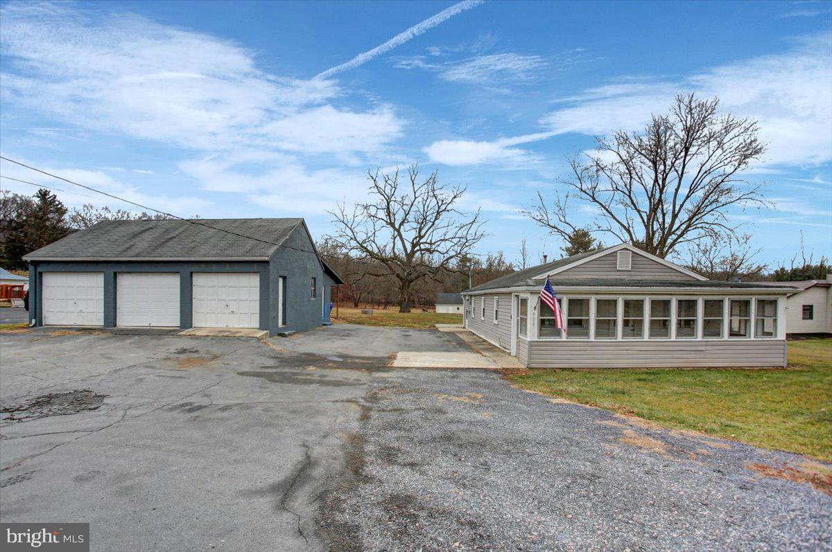 930 Coldspring Road Fayetteville, PA 17222 - Photo 3 of 31 Gallery Image 3
