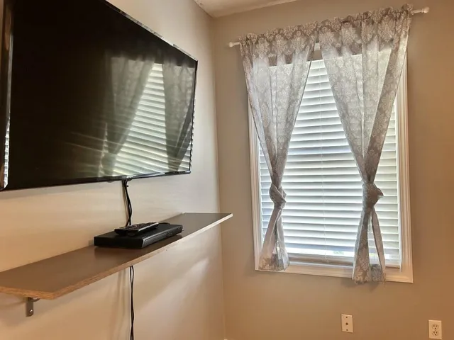 $259,950 | 5220 Hayes Street, Merriam, KS 66203