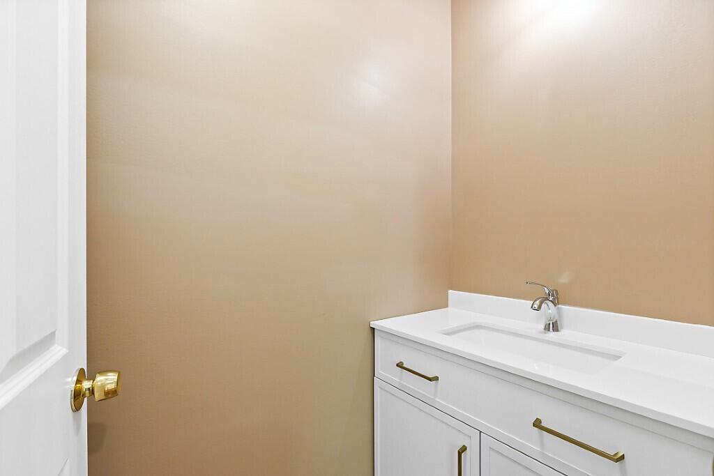 13 Chestnut Street Unity, ME 04988 - Photo 27 of 34 Half bath