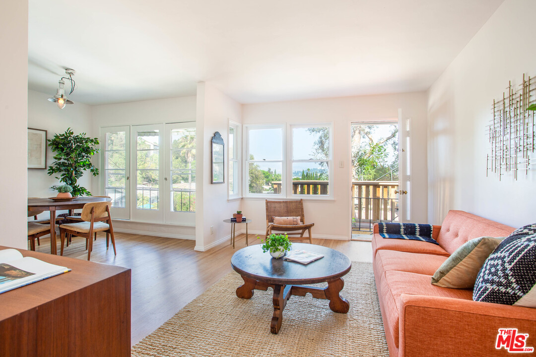 2404 Riverside Place Los Angeles, CA 90039 - Photo 1 of 25 Gallery Image 1