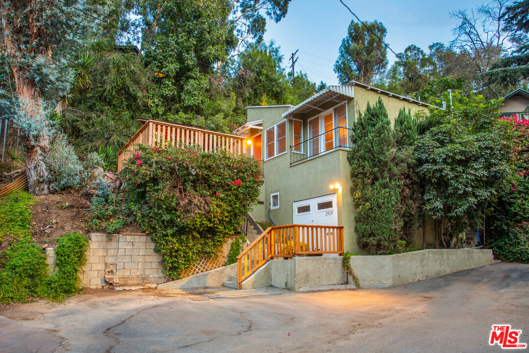 2404 Riverside Place Los Angeles, CA 90039 - Photo 2 of 25 Gallery Image 2