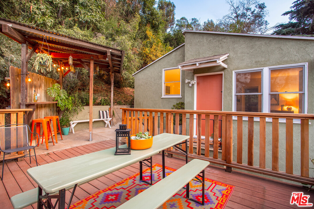 2404 Riverside Place Los Angeles, CA 90039 - Photo 3 of 25 Gallery Image 3