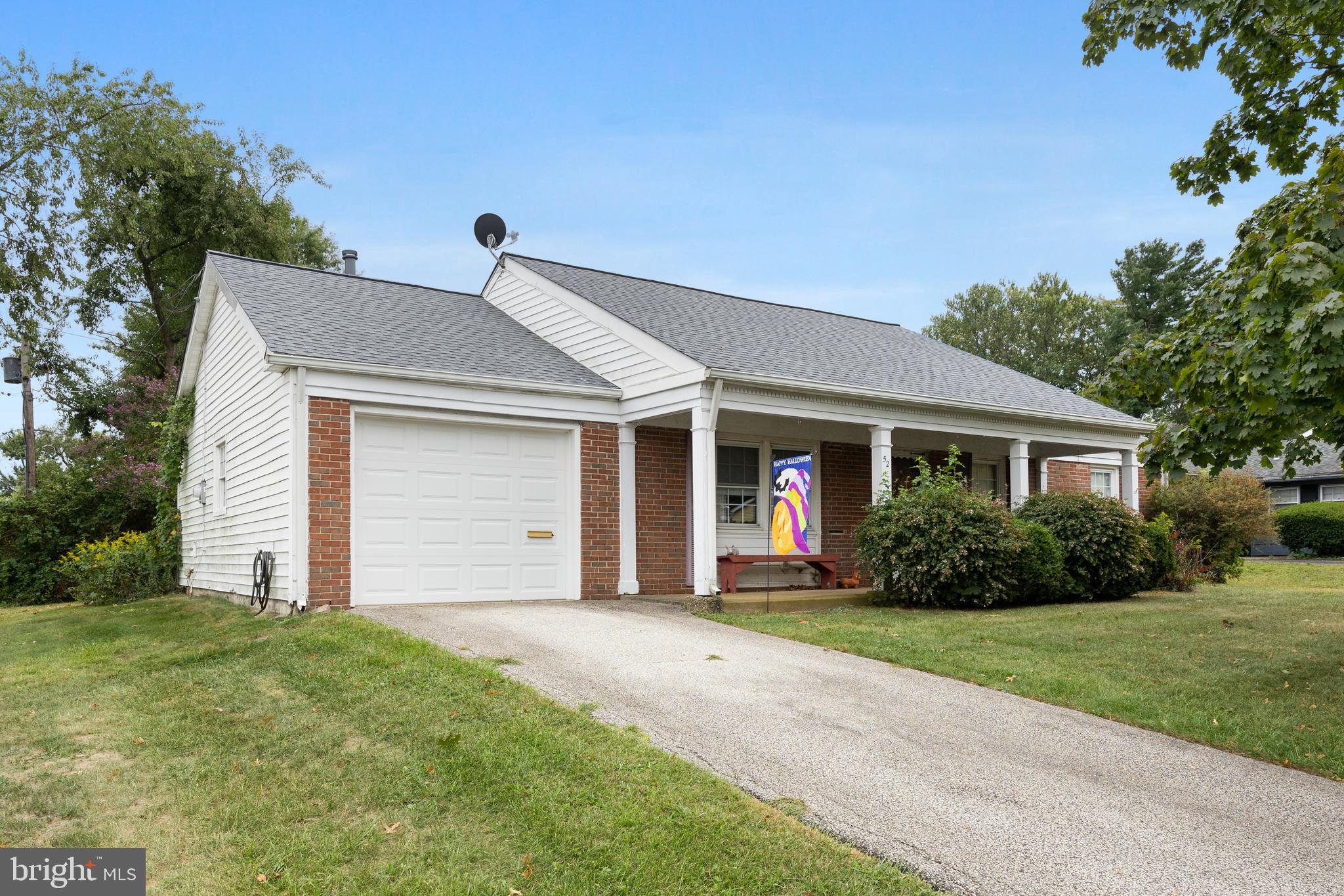 52 Grayson Circle Willingboro, NJ 08046 - Photo 3 of 23