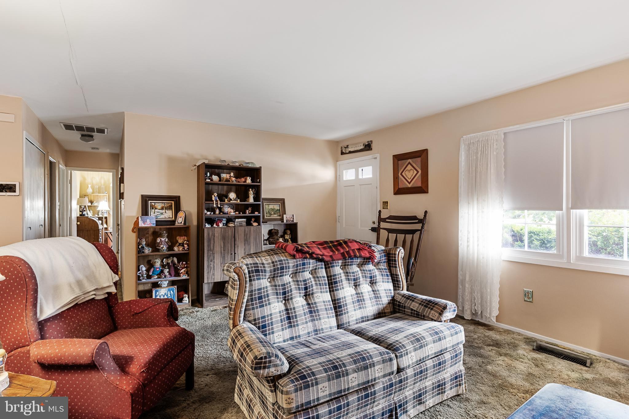 52 Grayson Circle Willingboro, NJ 08046 - Photo 7 of 23