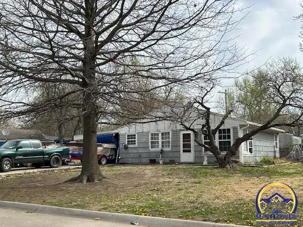 $80,000 | 3326 Southeast Massachusetts Avenue, Topeka, KS 66605