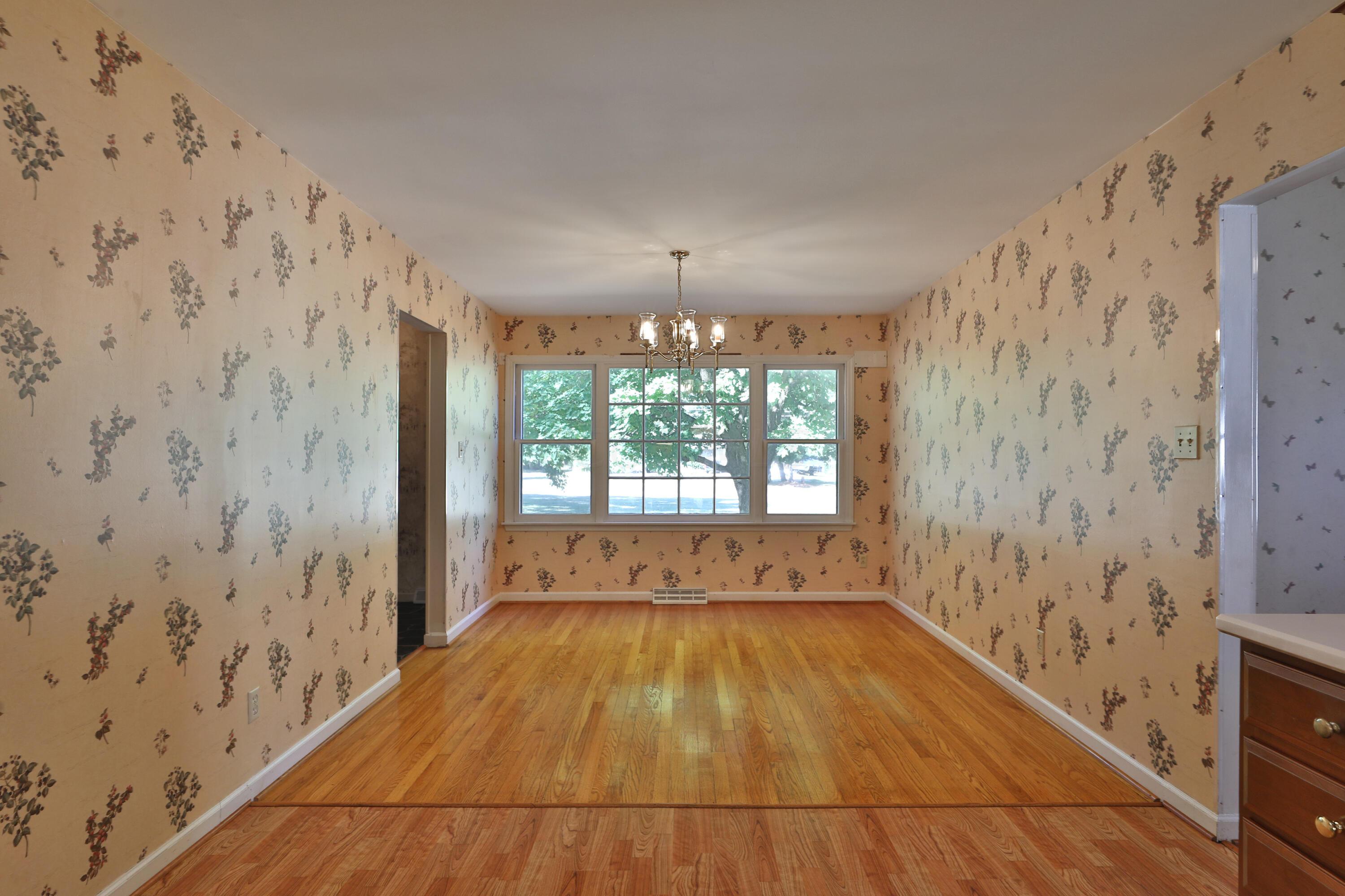 7646 Lee Road Westerville, OH 43081 - Photo 18 of 54 Dining Room