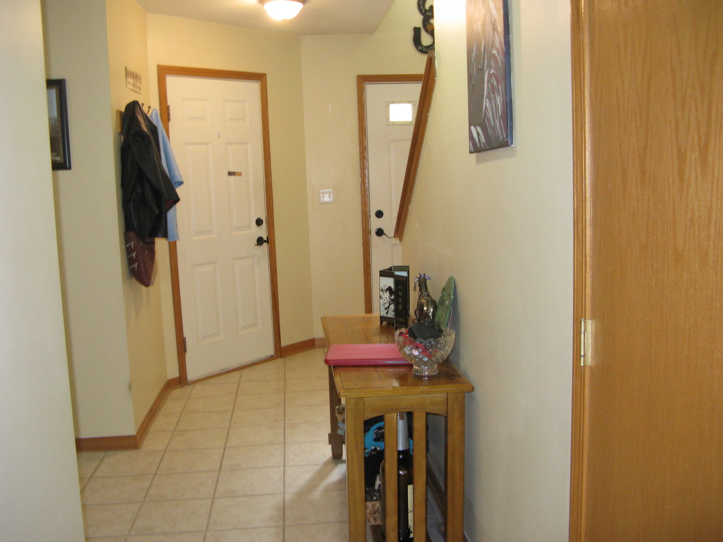 574 Boulder Drive Morris, IL 60450 - Photo 13 of 14 a view of a hallway with hallway and closet