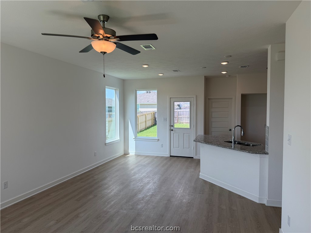 109 Womble Loop Caldwell, TX 77836 - Photo 3 of 10