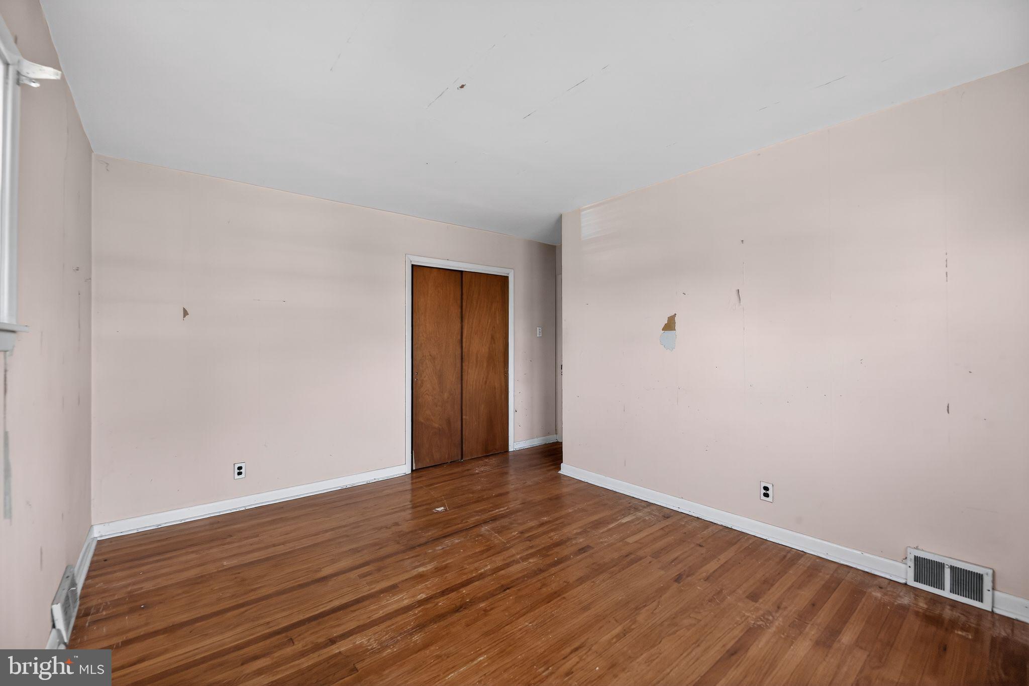 1054 Riviera Road Warminster, PA 18974 - Photo 12 of 28 Gallery Image 12
