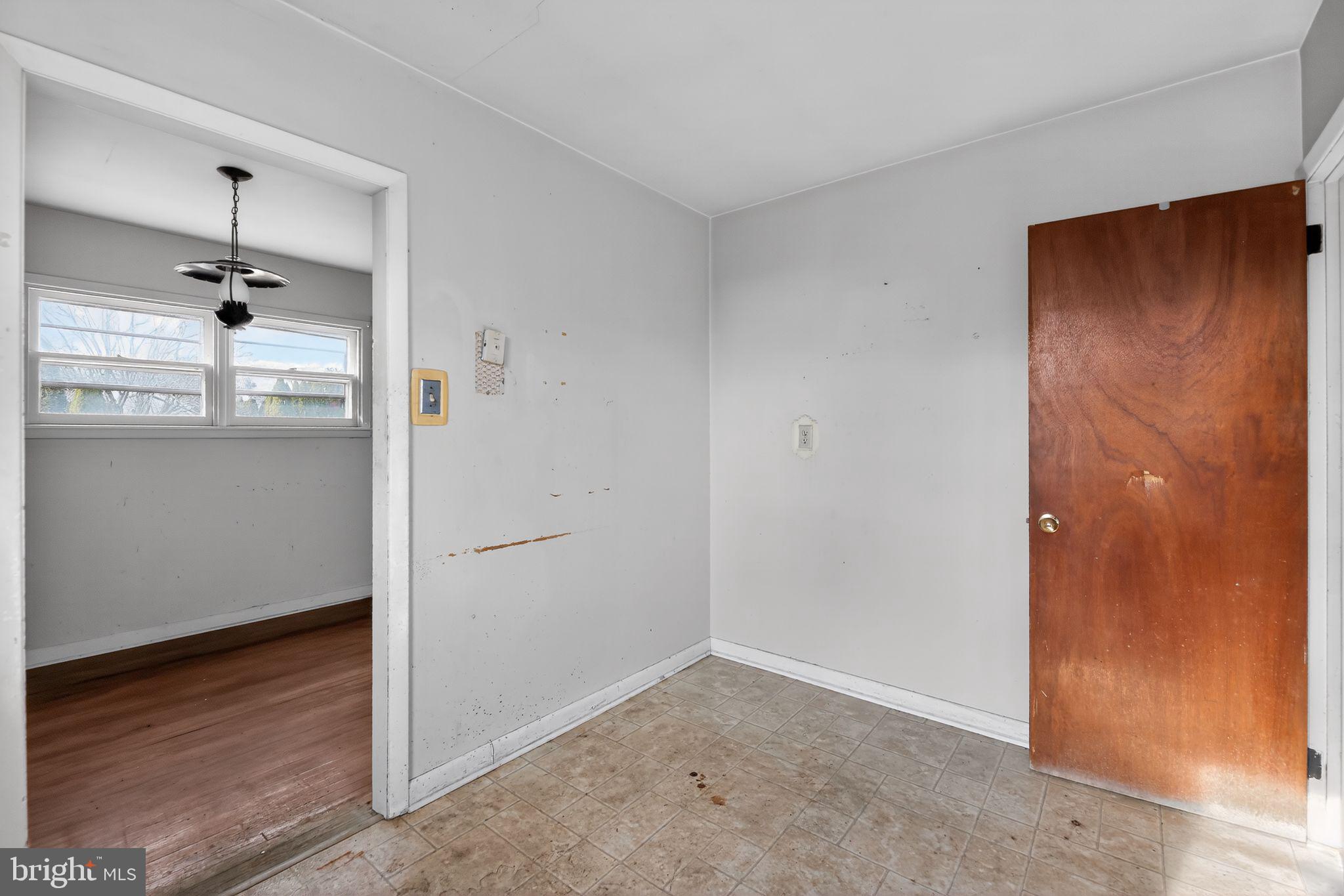 1054 Riviera Road Warminster, PA 18974 - Photo 13 of 28 Gallery Image 13