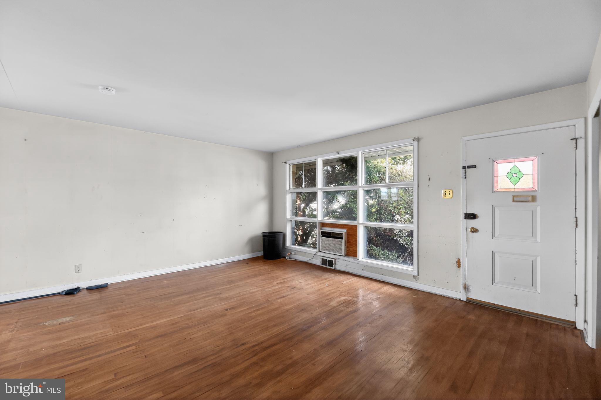 1054 Riviera Road Warminster, PA 18974 - Photo 2 of 28 Gallery Image 2