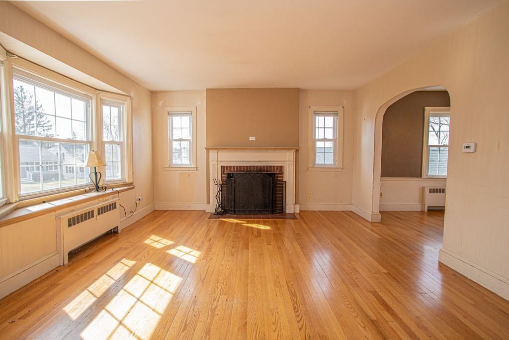 48 Montvale Road Gardner, MA 01440 - Photo 4 of 42 Gallery Image 4