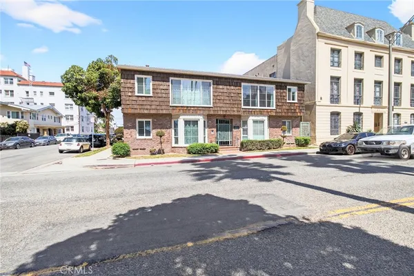 $630,000 | 907 East Ocean Boulevard, Long Beach, CA 90802