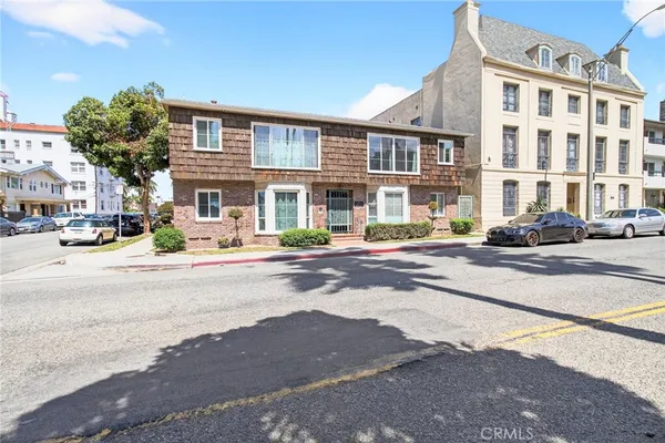 $630,000 | 907 East Ocean Boulevard, Long Beach, CA 90802