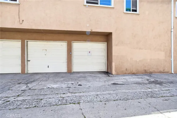 $630,000 | 907 East Ocean Boulevard, Long Beach, CA 90802