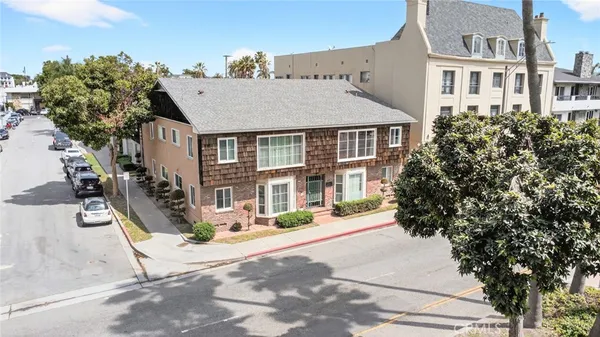 $630,000 | 907 East Ocean Boulevard, Long Beach, CA 90802
