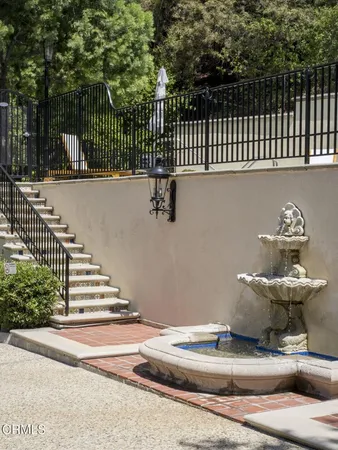 $1,349,000 | 52 North Arroyo Boulevard, Pasadena, CA 91105