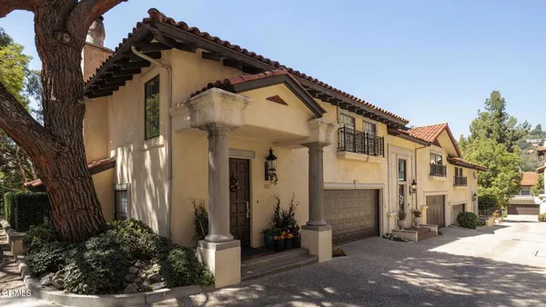$1,349,000 | 52 North Arroyo Boulevard, Pasadena, CA 91105
