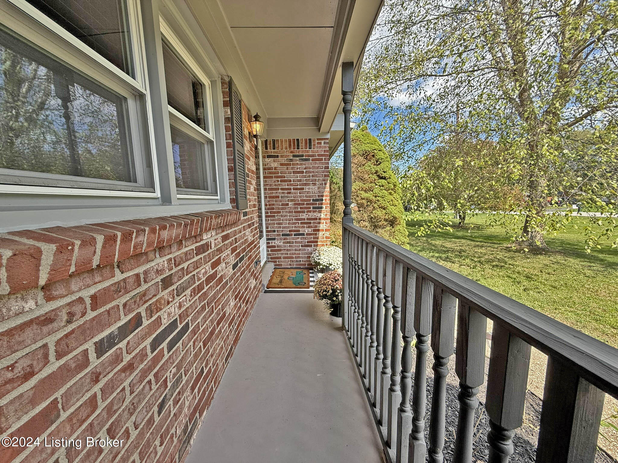 1375 Cross Keys Road Shelbyville, KY 40065 - Photo 38 of 44 Front Porch