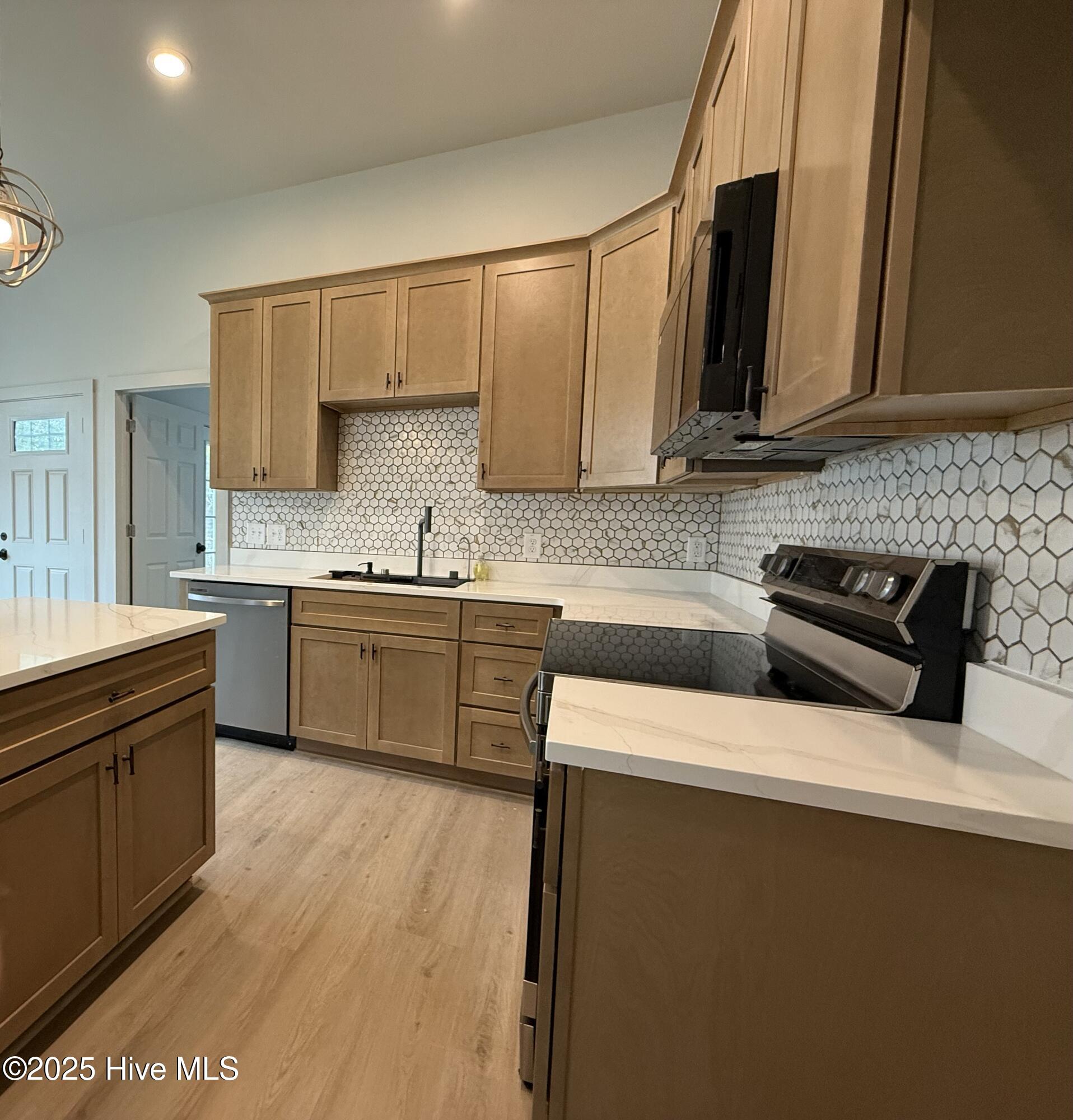 509 East Elizabeth Street Selma, NC 27576 - Photo 12 of 36 IMG_6503