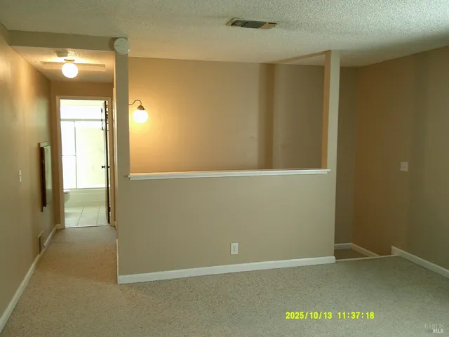 en view of an empty room