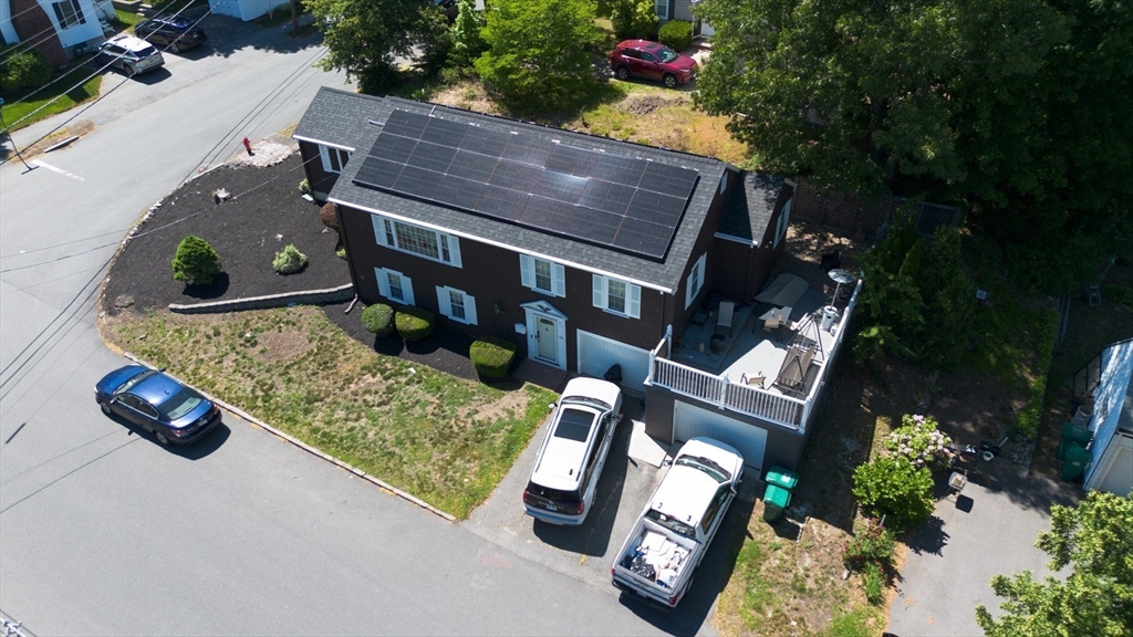 11 Lansing Road Lynn, MA 01904 - Photo 3 of 29