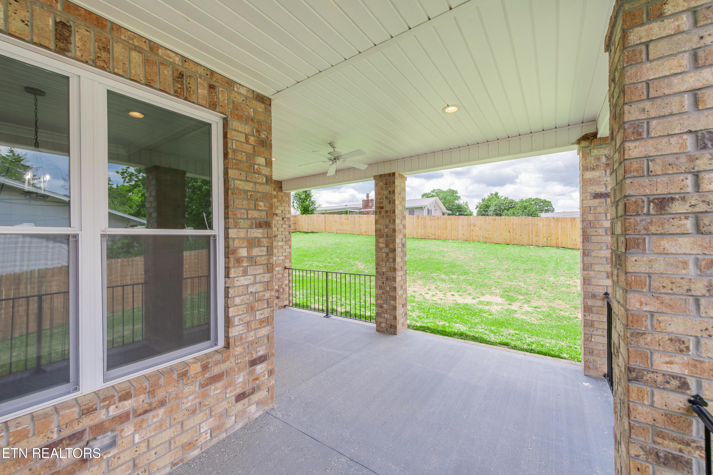 8017 Little Joe Road Powell, TN 37849 - Photo 3 of 50 DSC_3142
