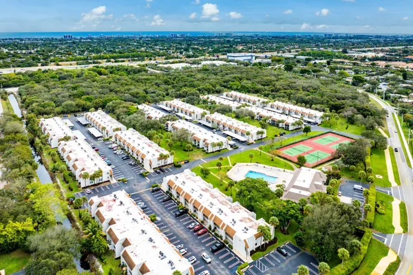 $280,000 | 2905 Southwest 22nd Avenue, Unit 1080, Delray Beach, FL 33445