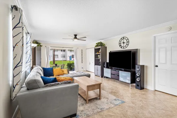 $280,000 | 2905 Southwest 22nd Avenue, Unit 1080, Delray Beach, FL 33445