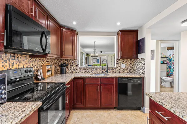 $280,000 | 2905 Southwest 22nd Avenue, Unit 1080, Delray Beach, FL 33445