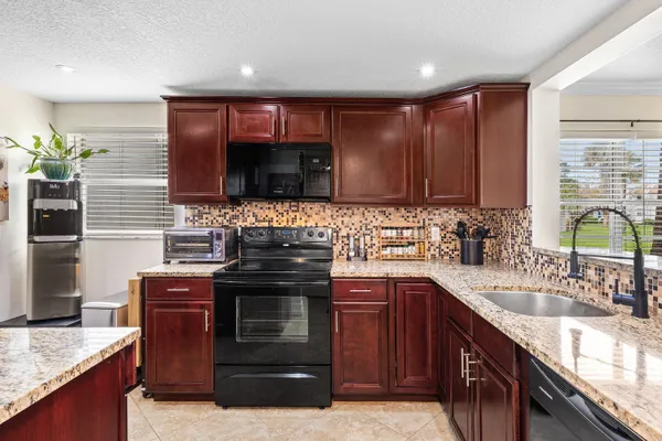 $280,000 | 2905 Southwest 22nd Avenue, Unit 1080, Delray Beach, FL 33445