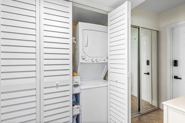 $280,000 | 2905 Southwest 22nd Avenue, Unit 1080, Delray Beach, FL 33445